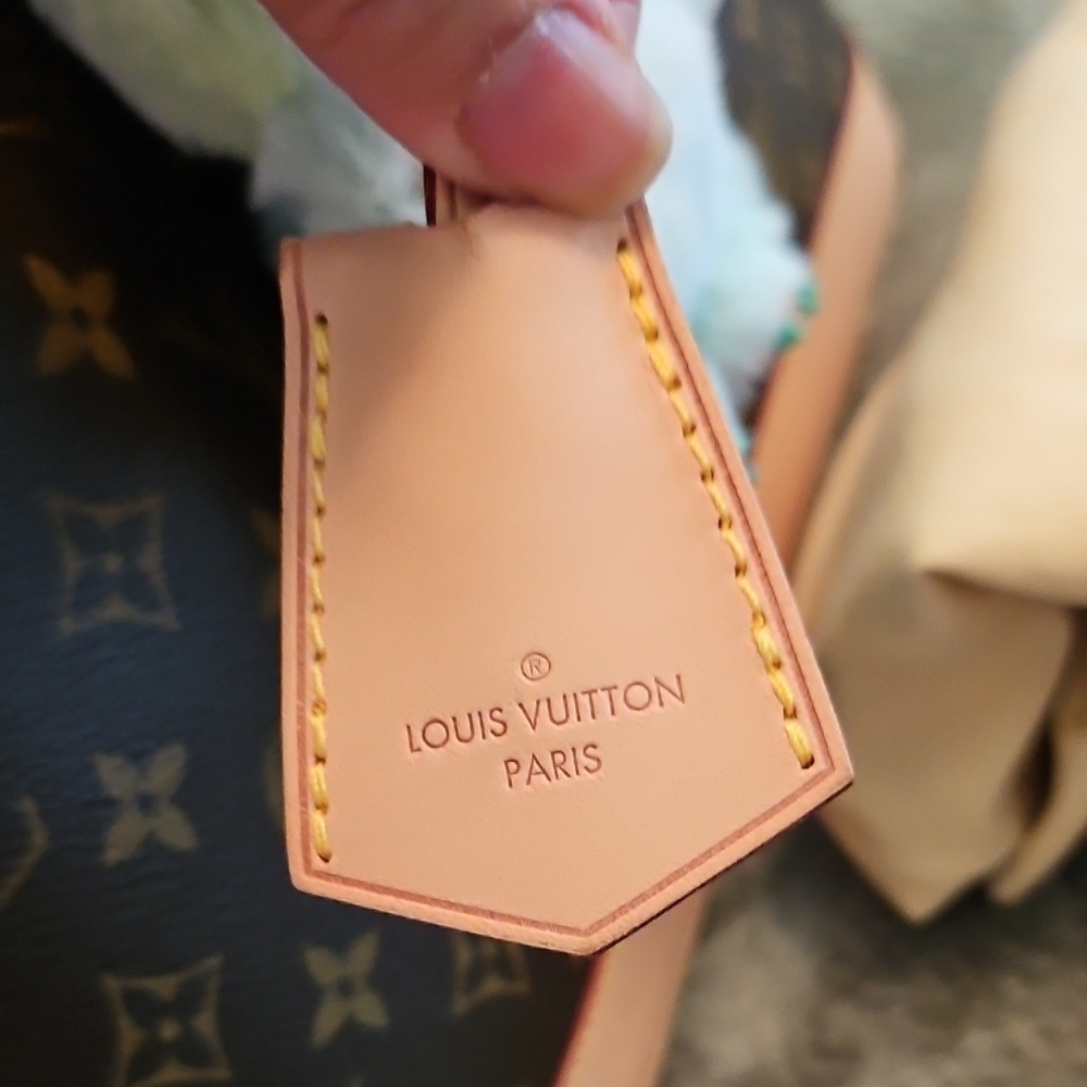 Louis Vuitton Alma GM Monogram Near Excellent Conditions - Picture 5 of 14